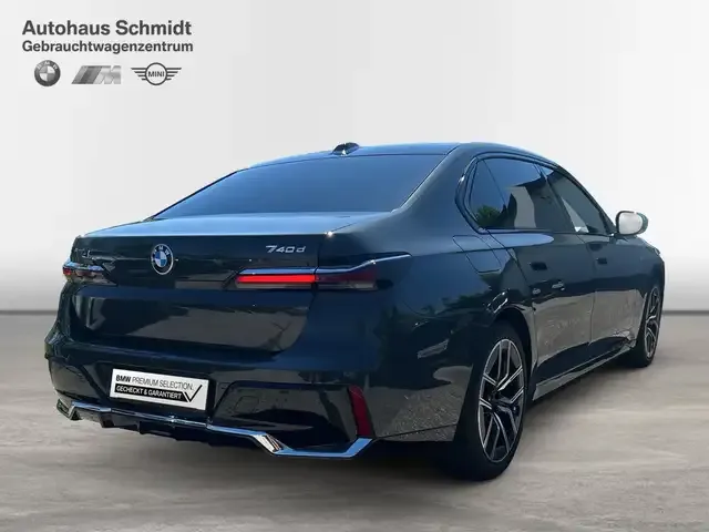 BMW 740