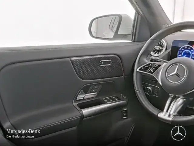 Mercedes-Benz EQA 300