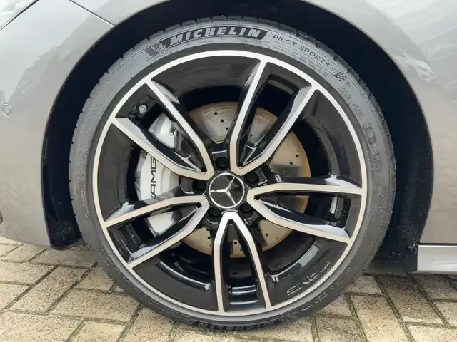 Mercedes-Benz CLA 35 AMG