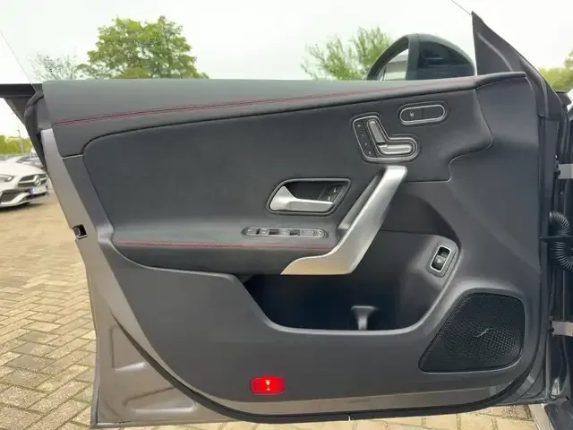 Mercedes-Benz CLA 35 AMG