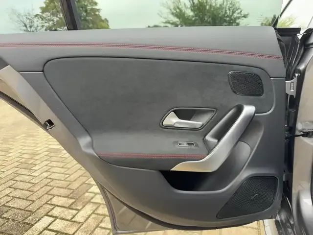 Mercedes-Benz CLA 35 AMG