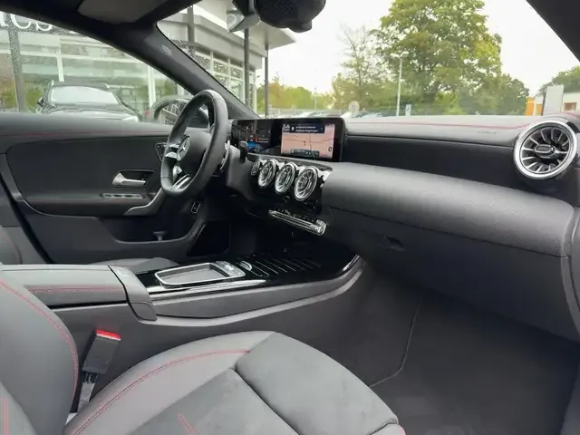 Mercedes-Benz CLA 35 AMG