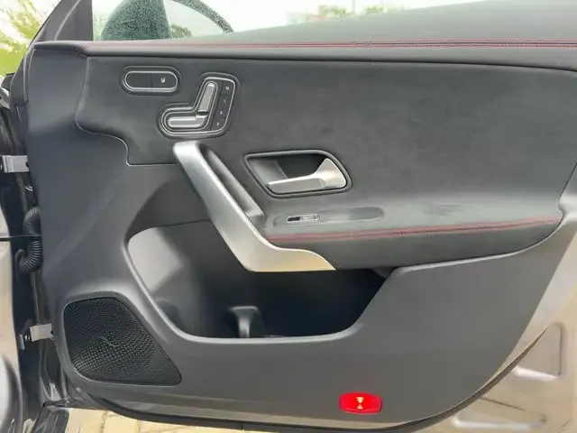 Mercedes-Benz CLA 35 AMG