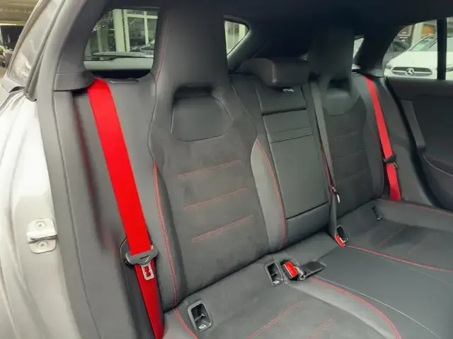 Mercedes-Benz CLA 35 AMG
