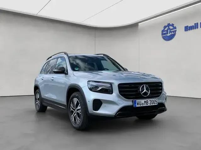 Mercedes-Benz GLB 200