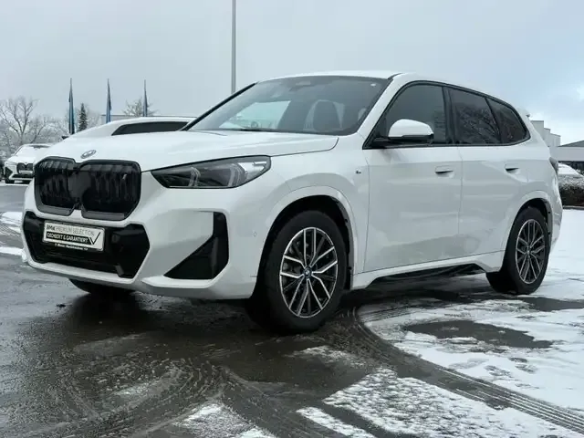 BMW iX1
