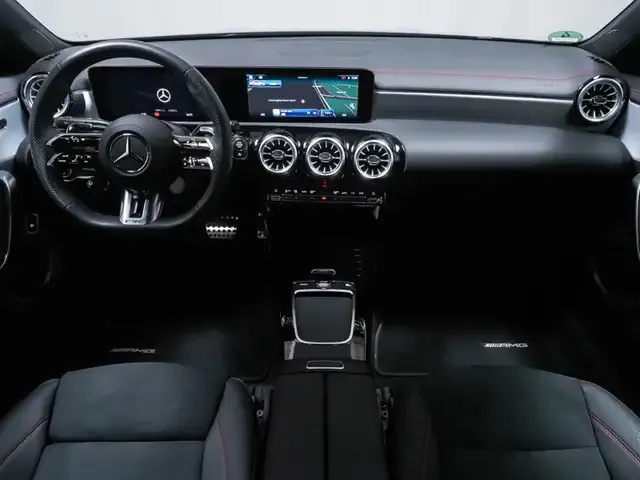Mercedes-Benz CLA 35 AMG