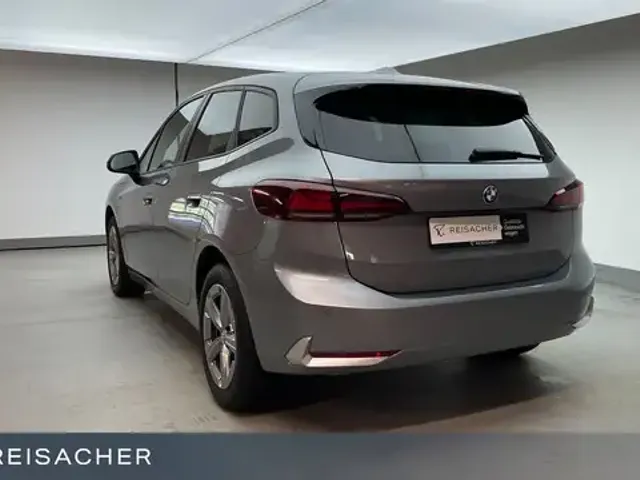 BMW 225