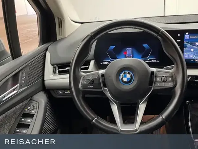 BMW 225