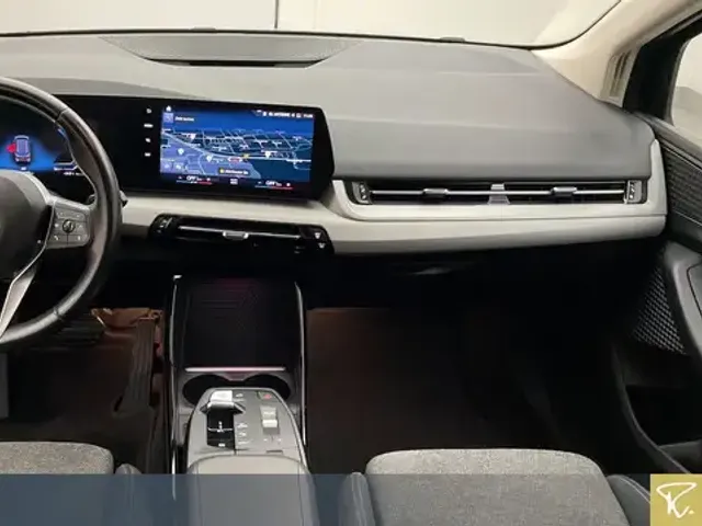BMW 225