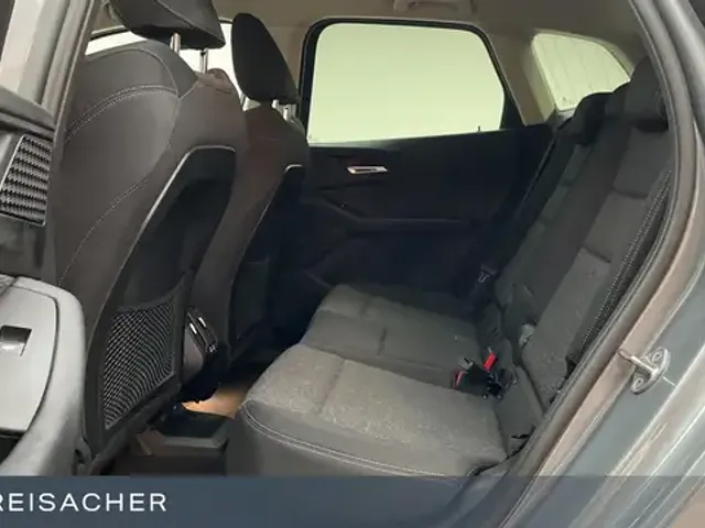 BMW 225