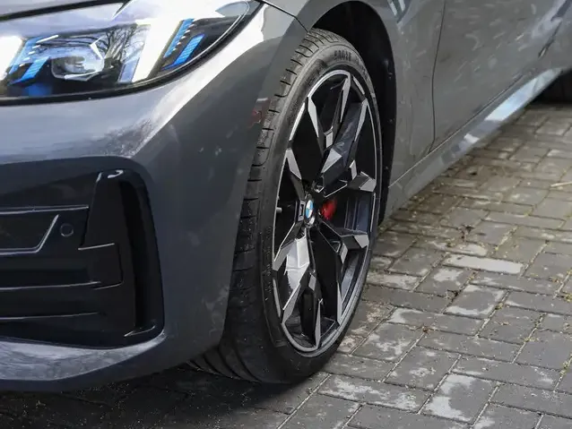 BMW 440