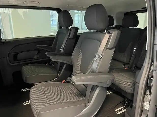 Mercedes-Benz V 250