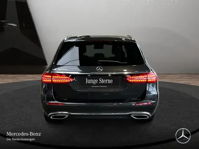 Mercedes-Benz E 300