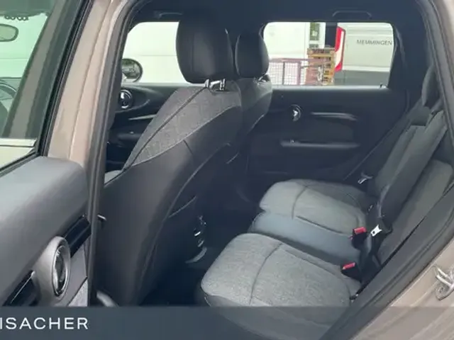 MINI Cooper Clubman