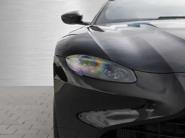 Aston Martin V8