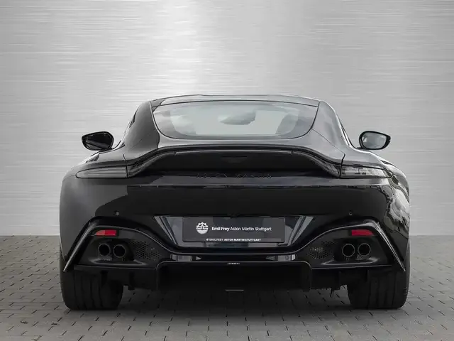 Aston Martin V8