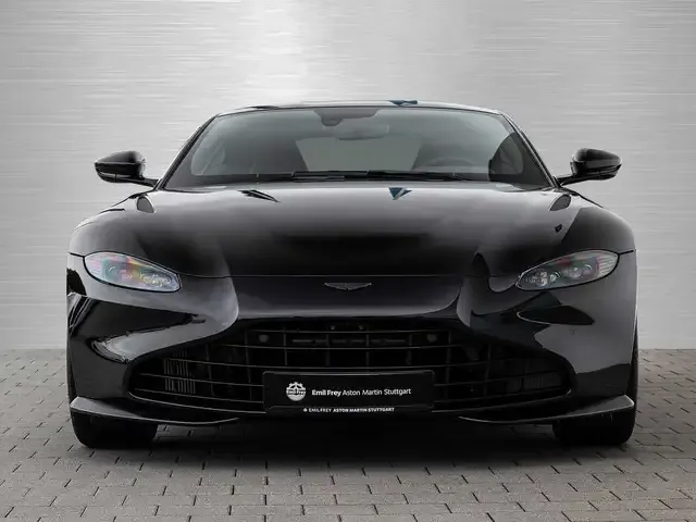 Aston Martin V8