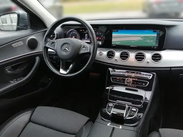 Mercedes-Benz E 200