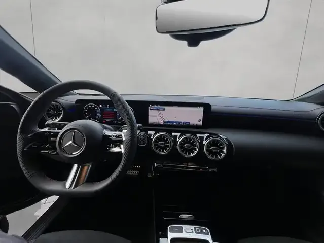 Mercedes-Benz CLA 200