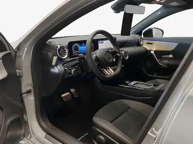 Mercedes-Benz A 35 AMG