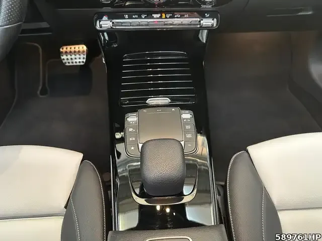 Mercedes-Benz CLA 220