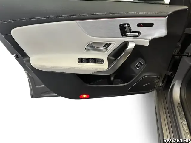 Mercedes-Benz CLA 220