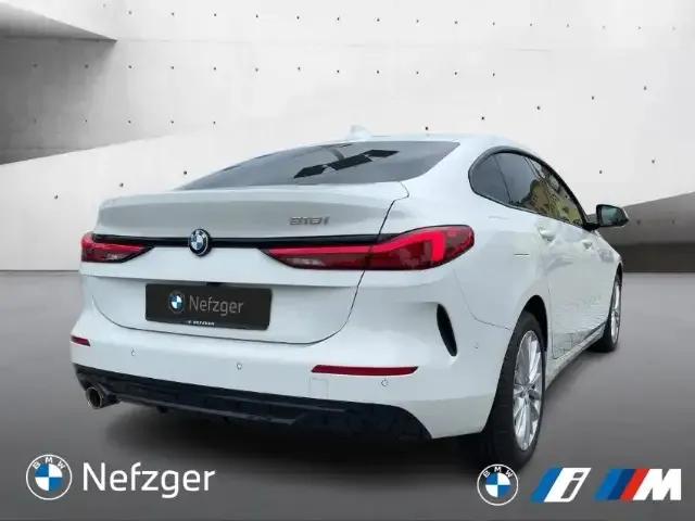 BMW 218