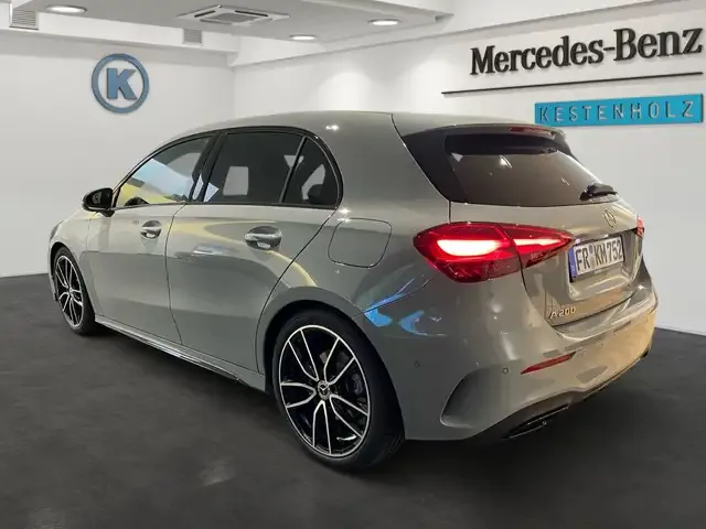 Mercedes-Benz A 200