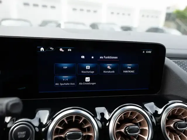 Mercedes-Benz EQA 300