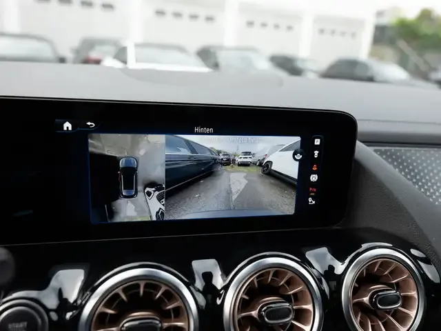 Mercedes-Benz EQA 300