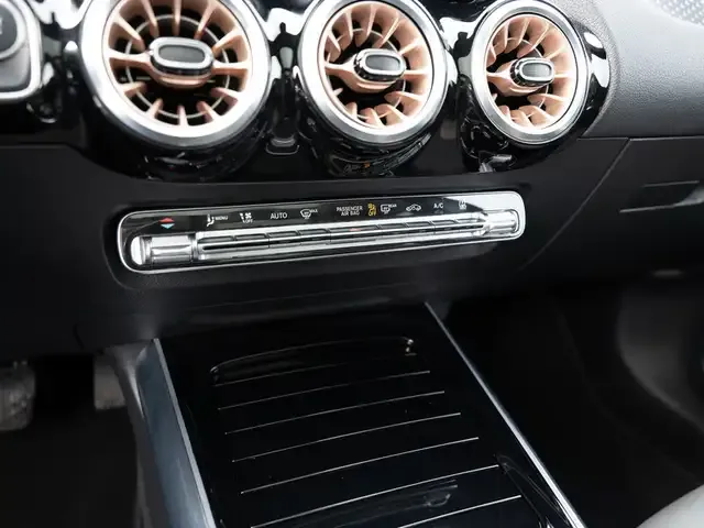 Mercedes-Benz EQA 300