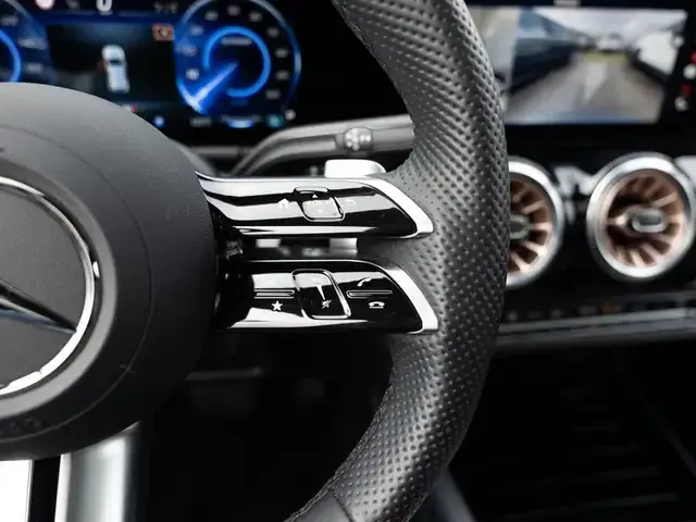 Mercedes-Benz EQA 300