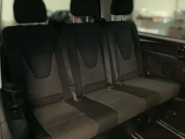 Mercedes-Benz V 220