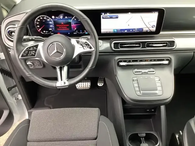 Mercedes-Benz V 220