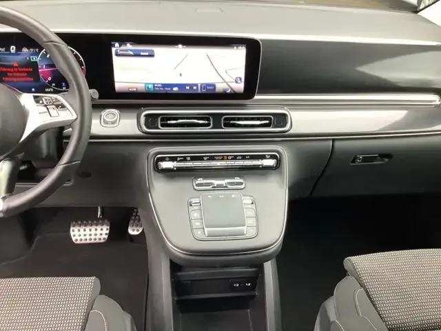 Mercedes-Benz V 220