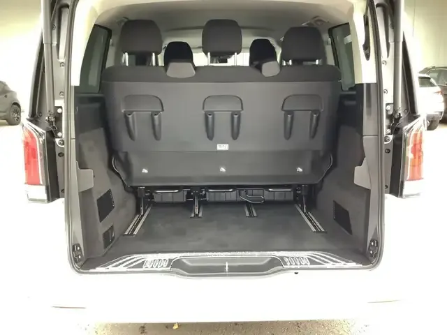Mercedes-Benz V 220