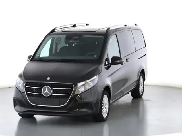 Mercedes-Benz V 220
