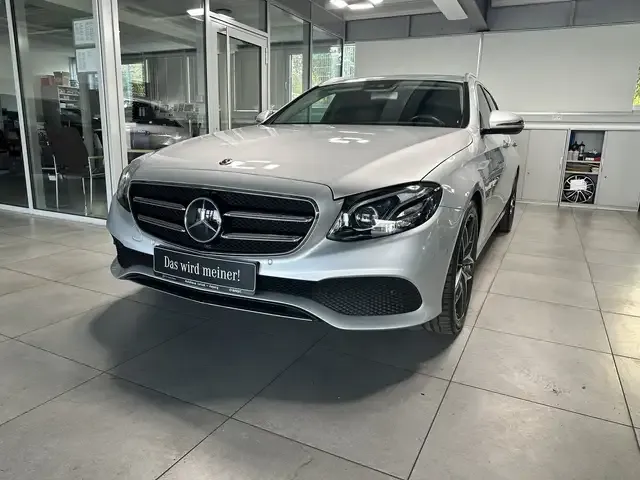 Mercedes-Benz E 200