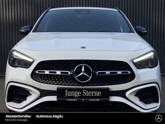 Mercedes-Benz GLA 200