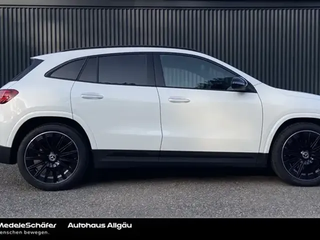 Mercedes-Benz GLA 200