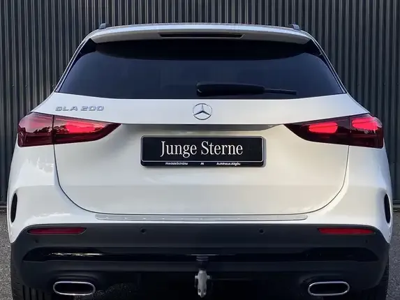 Mercedes-Benz GLA 200