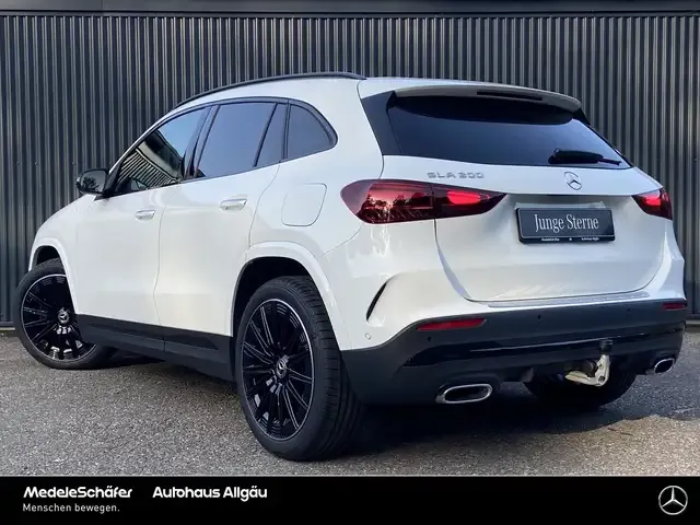 Mercedes-Benz GLA 200