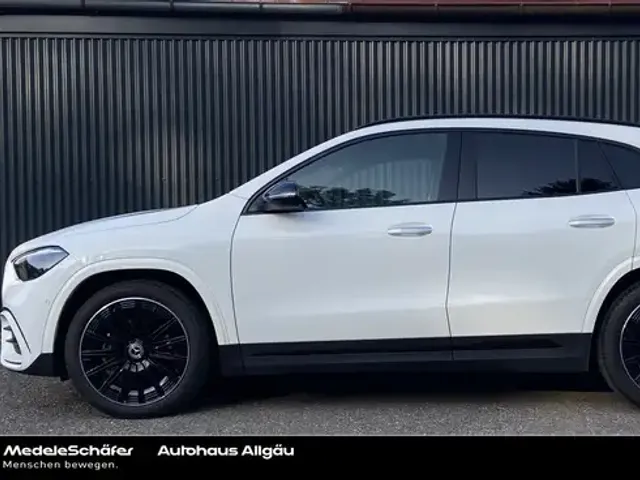 Mercedes-Benz GLA 200
