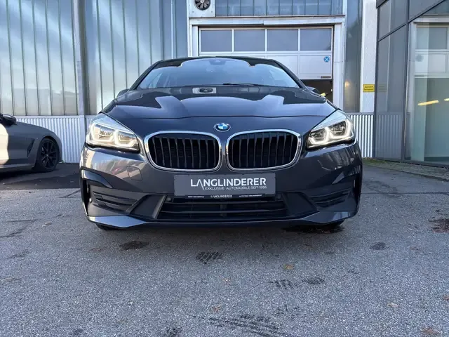 BMW 218