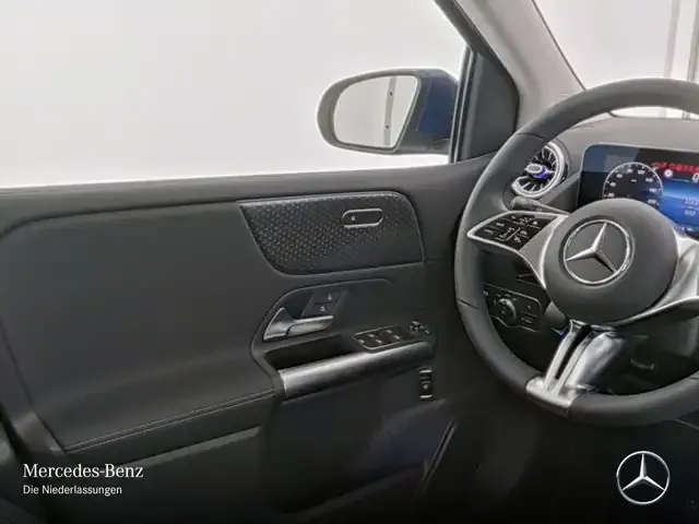 Mercedes-Benz B 220