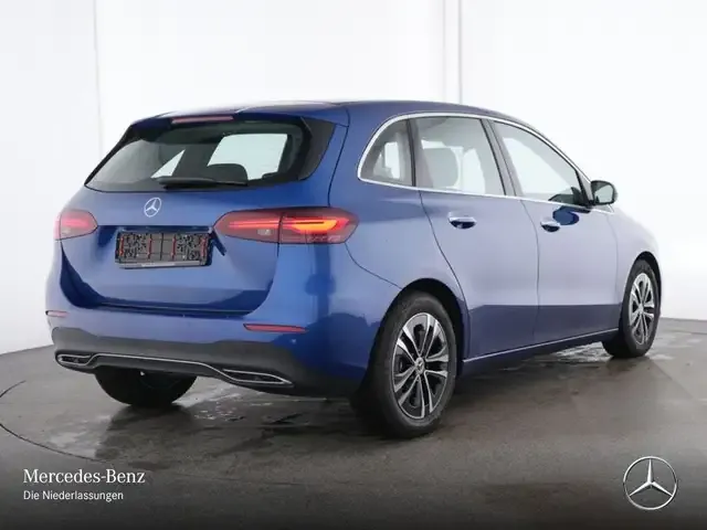 Mercedes-Benz B 220