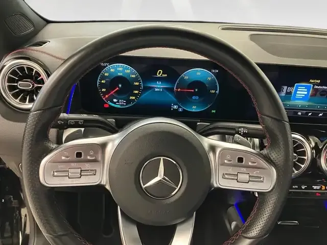 Mercedes-Benz EQB 300