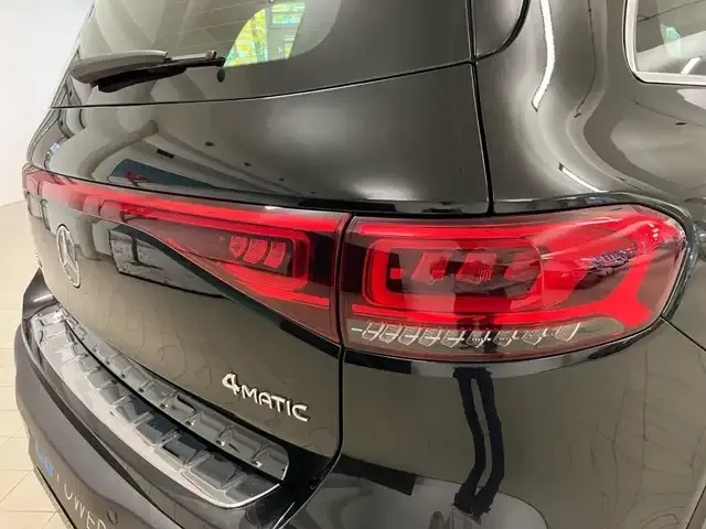 Mercedes-Benz EQB 300