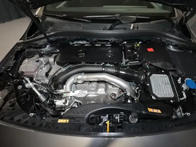 Mercedes-Benz B 220